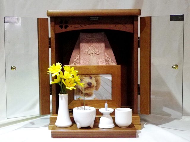 画像1: ４寸の六角骨袋ごと入る高品質なペット仏壇　天然木　クローバー　１２号　