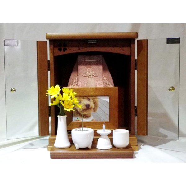 画像1: ４寸の六角骨袋ごと入る高品質なペット仏壇　天然木　クローバー　１２号　 (1)